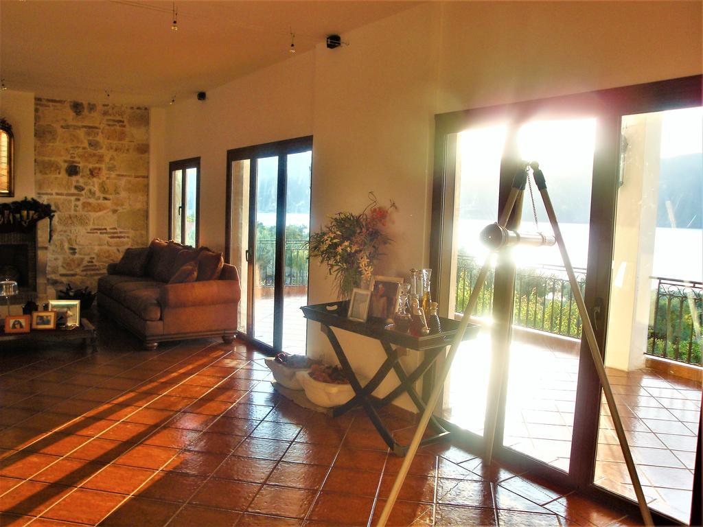 Waterfront Mediterranean Villa Skroponeria Экстерьер фото